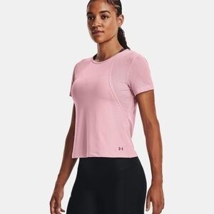 Under Armour fitted workout shirt SIZE MEDIUM